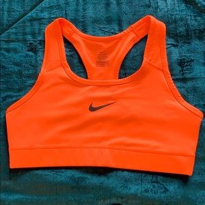 Nike Swoosh Bra